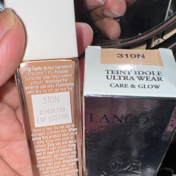 Lancome Teint Idole Ultra Wear Foundation - Care & Glow - Picture 4 of 6
